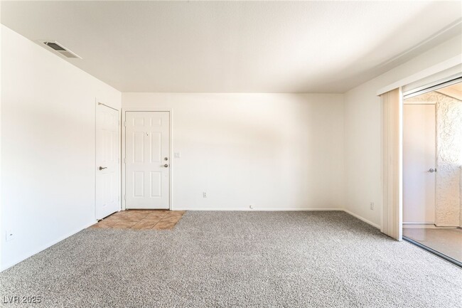 Building Photo - 7300 W Pirates Cove Rd