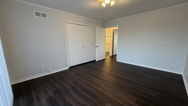 Building Photo - 36868 Melbourne Dr