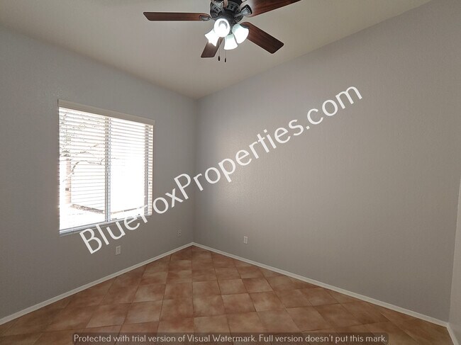 Building Photo - 9048 N Palm Brook Dr