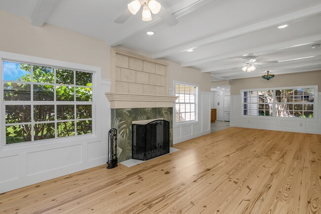 Building Photo - 27748 Pullen Ave