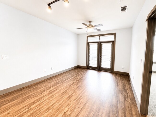 Building Photo - 2910 Milam St