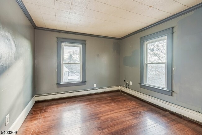 Building Photo - 155 Main St