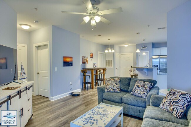 Building Photo - PET FRIENDLY FURNISHED LONG OR SHORT TERM/...