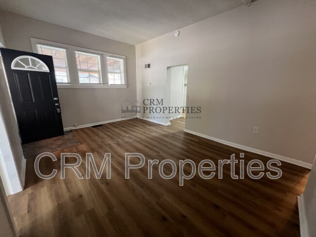 Building Photo - 1329 N Wabash Ave