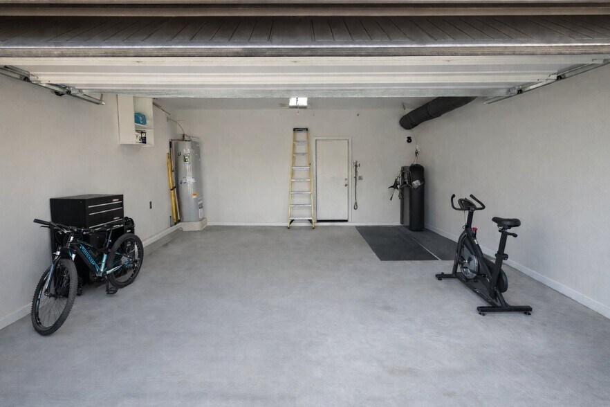 Building Photo - 13011 E Sunflower Ln
