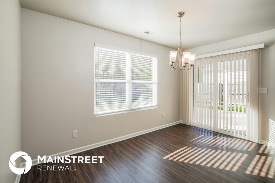 Building Photo - 4691 Woodford Cir