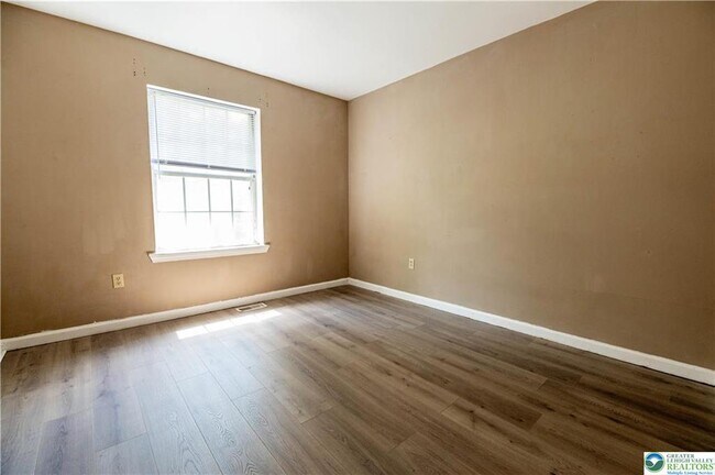 Building Photo - 109 Freedom Ct