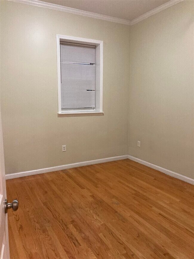 Building Photo - 52 Franklin St