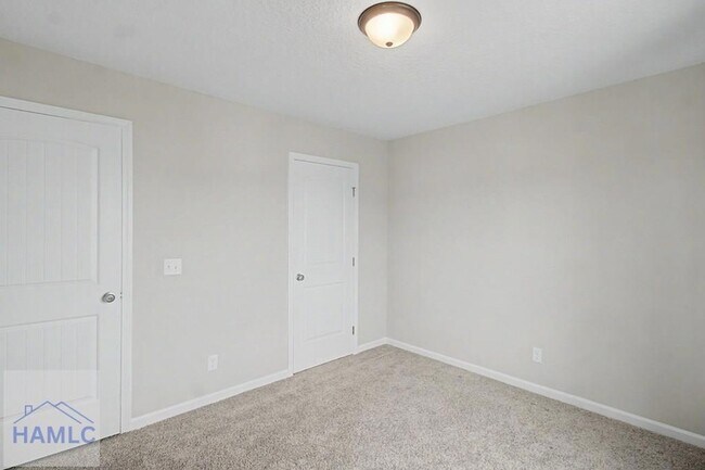 Building Photo - 18 Sunflower Cir NE