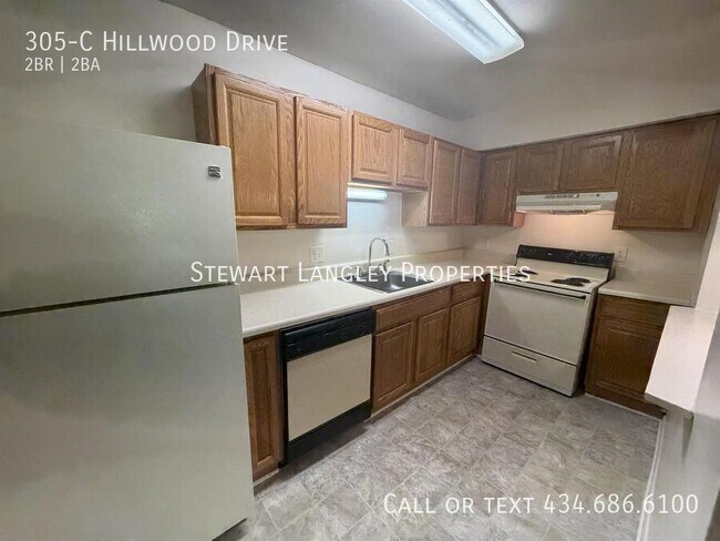 Building Photo - 305 Hillwood Dr