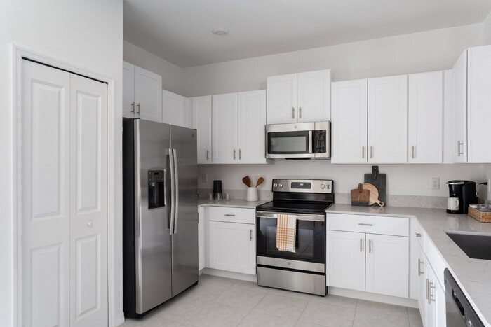 Building Photo - 38235 Fallstone Way