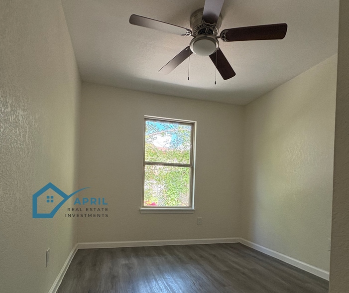 Bedroom 2 - 1927 W Mayfield Blvd