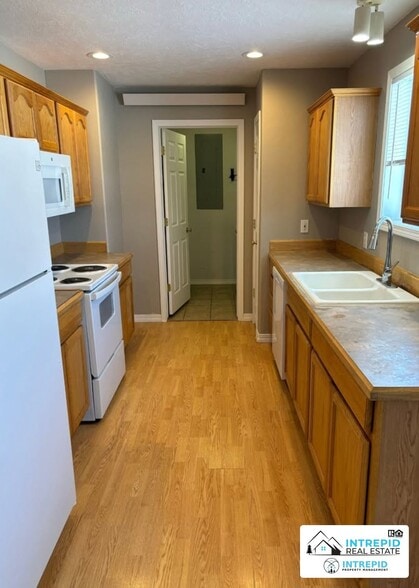 Building Photo - 180 Scrub Oak Dr