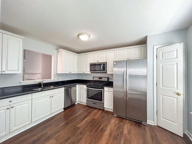 Building Photo - 1210 Cumberland Creek Pl SW