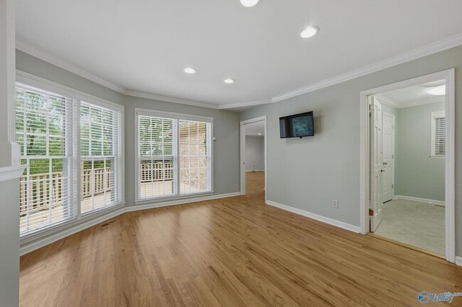 Building Photo - 815 Baylor Dr SE