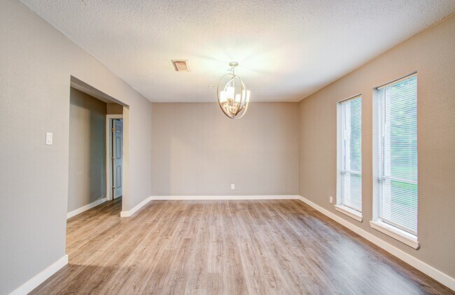 Building Photo - 2554 River Ridge