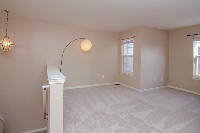 Building Photo - 448 Cherry Orchard Rd