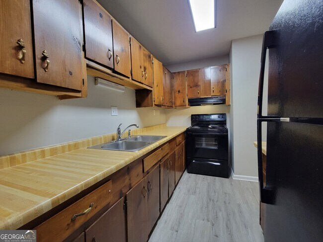 Building Photo - 422 GA Hwy 211