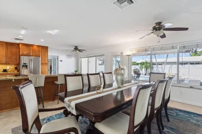 Building Photo - 1925 NE 29th Ct