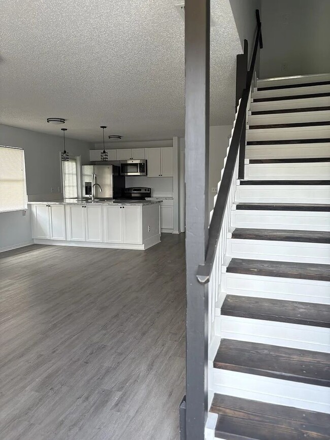 Building Photo - For rent in Lakeland