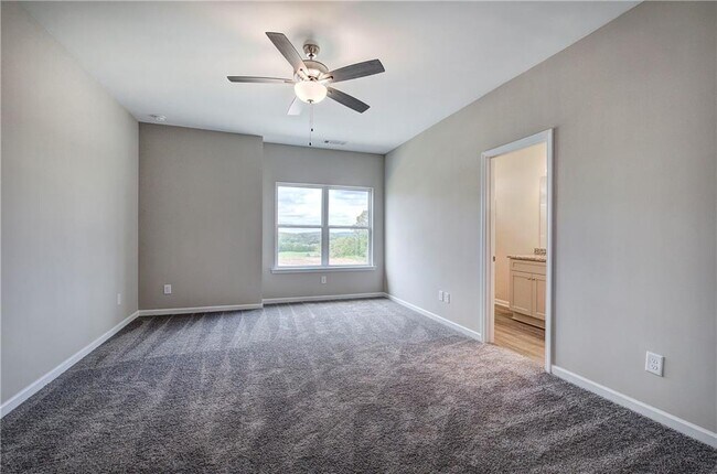 Building Photo - 266 Eva Wy