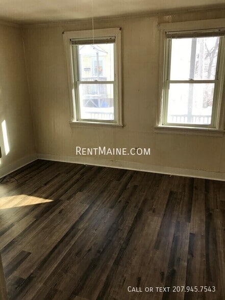 Building Photo - 8 Willow St