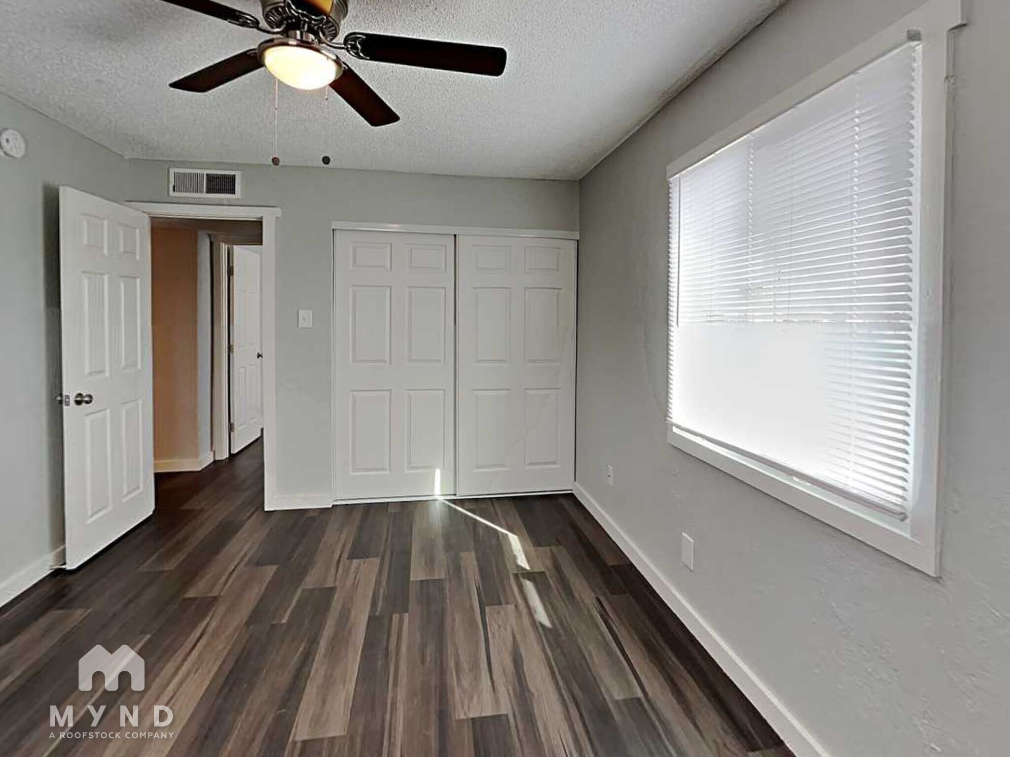 Building Photo - 5650 S 46th Pl