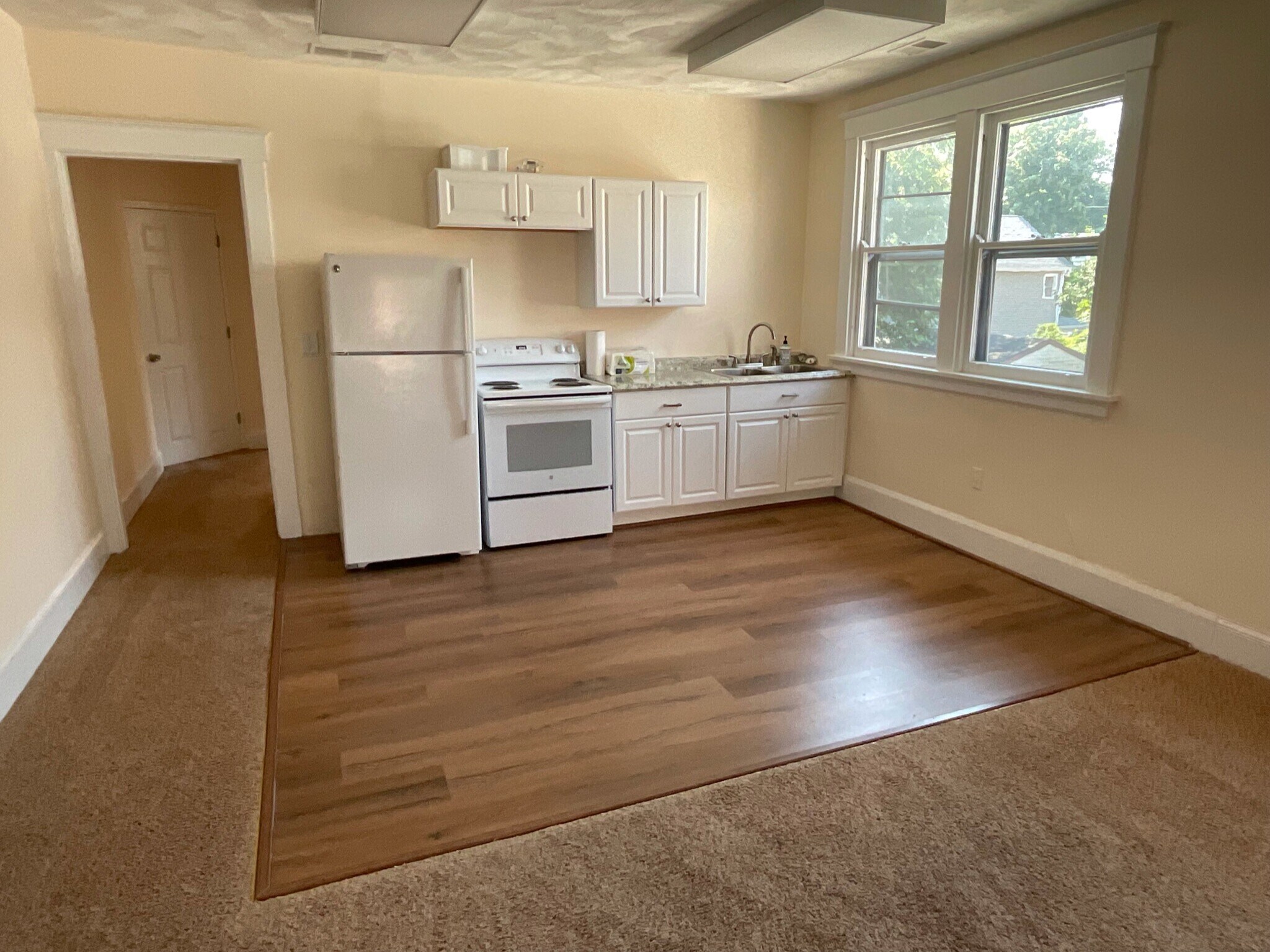 Building Photo - 3930 Edwards Rd