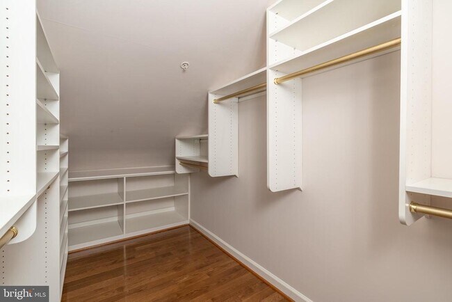 Building Photo - 7748 Legere Ct