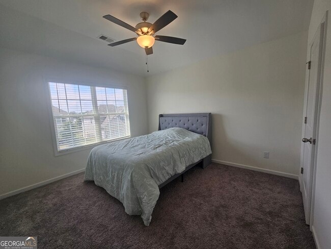 Building Photo - 16 Saint Georges Pl