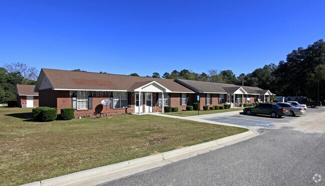 Cedar Creek Apartments Cottondale, FL Apartment Finder