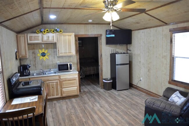 Building Photo - 5 Havenhill Rd