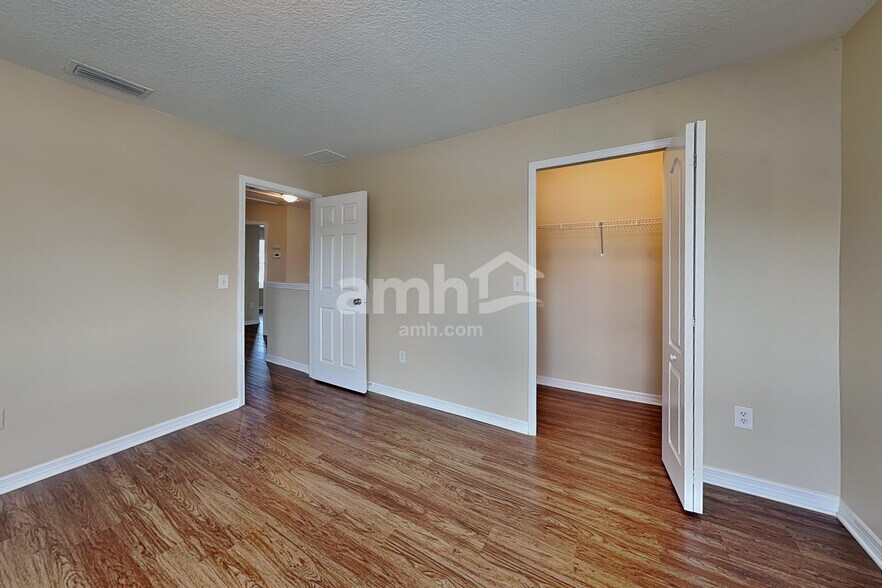 Building Photo - 15403 Quail Woods Pl