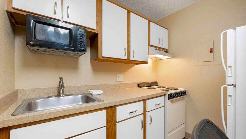 Building Photo - 9651 Seward Rd