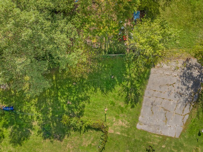 Building Photo - 104 Pleasantview St