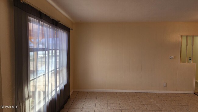 Building Photo - 5029 Tetons Dr