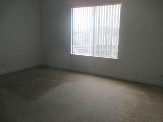 Building Photo - 1501 Crescent Cir