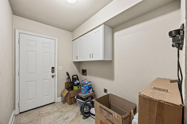 Building Photo - 2612 Windsor Pl