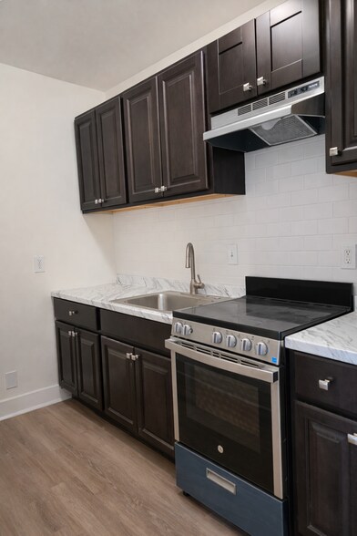 Building Photo - 1900 Aliceanna St