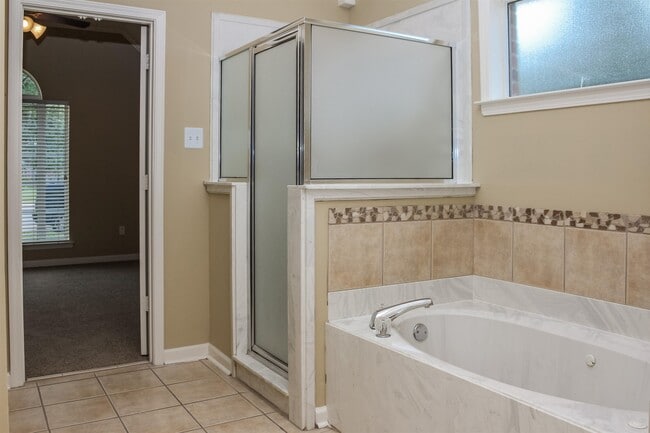 Building Photo - 20 Cypress Ridge Cove