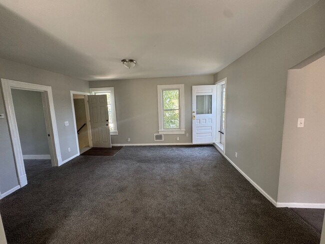 Building Photo - 4068 E 74th St