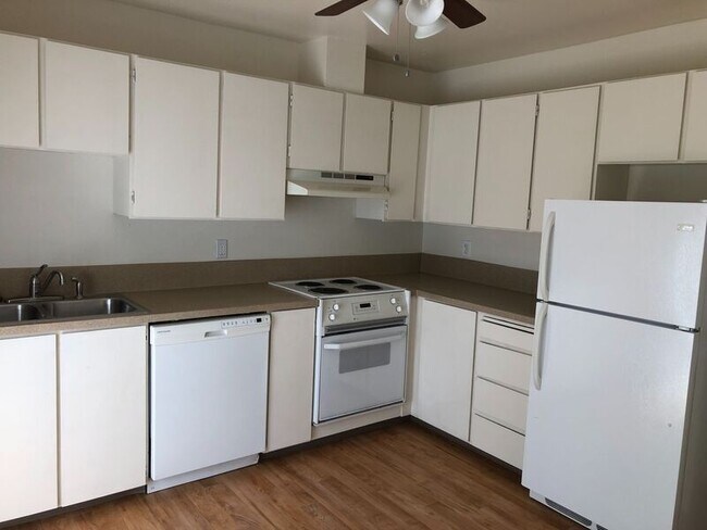 Building Photo - 13439 SE Stark St