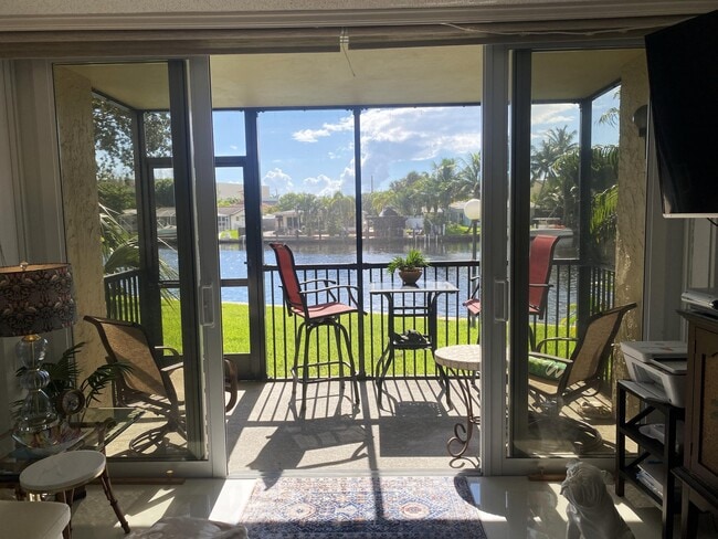 Building Photo - 14 Royal Palm Way