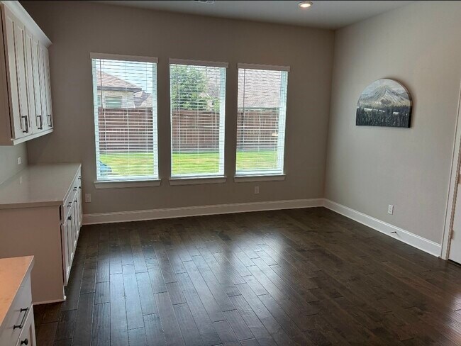 Building Photo - 3606 Canyon Dr