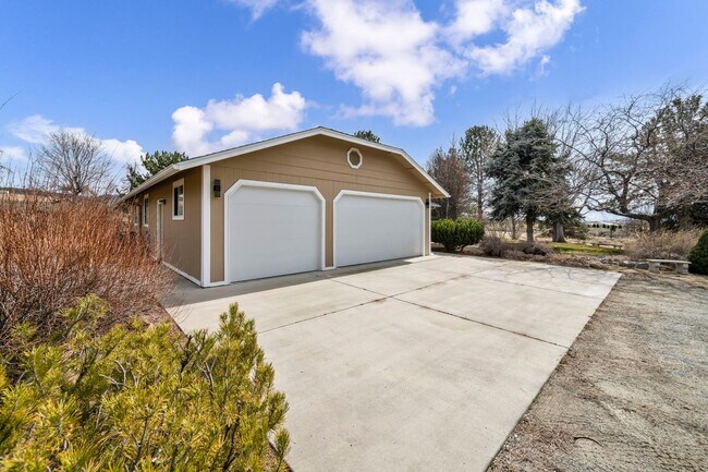 Building Photo - TAHOE-STYLE COUNTRY RETREAT | FULLY FURNISHED SINGLE-LEVEL HOME ON ACREAGE WITH 3-CAR GARAGE