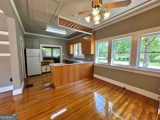 Building Photo - 986 GA-120