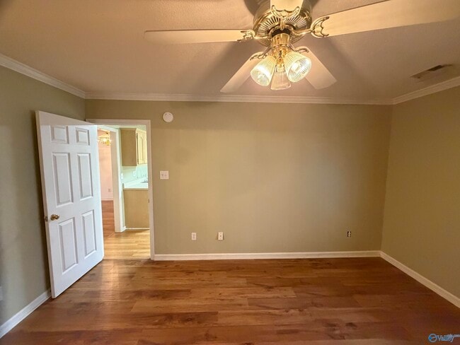 Building Photo - 313 Woodridge Dr SW