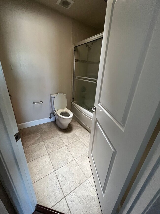 Building Photo - Spacious 2-Story Home with 2-Car Garage in San Gabriel