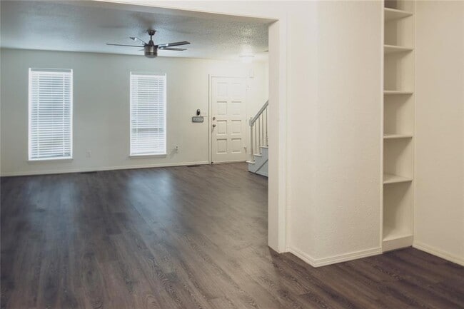 Building Photo - 3039 W Wilshire Blvd