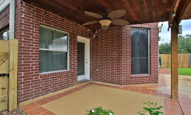 Building Photo - 16706 Mallory Bridge Dr